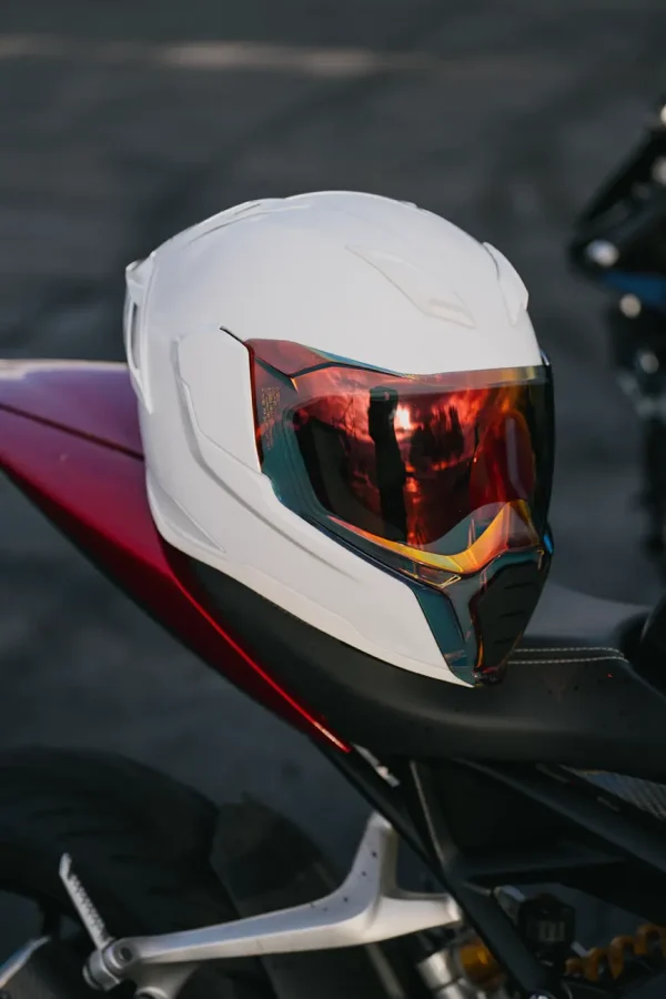 Icon Ultraflite Gloss Helmet White